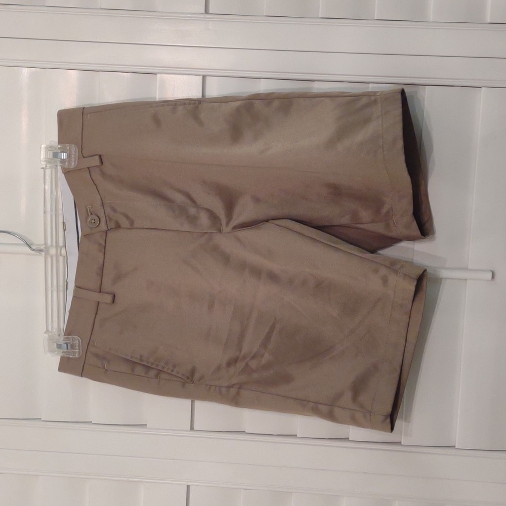 Size 29 Amazon essentials youth golf shorts